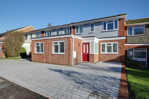 4 bedroom terraced house to rent - Langley Crescent, Kings Langley