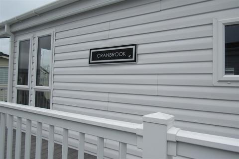 2 bedroom park home for sale - Faversham Road, Seasalter, Whitstable