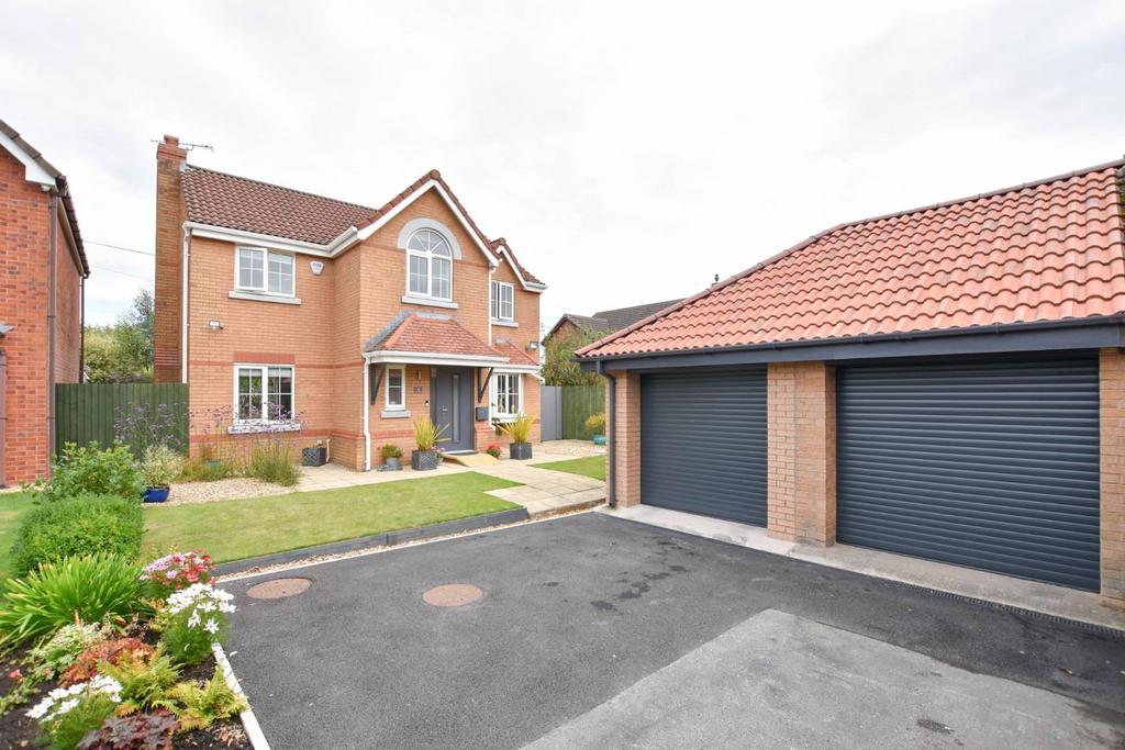 Deepdale, Leigh, WN7 3EG 4 bed detached house £350,000