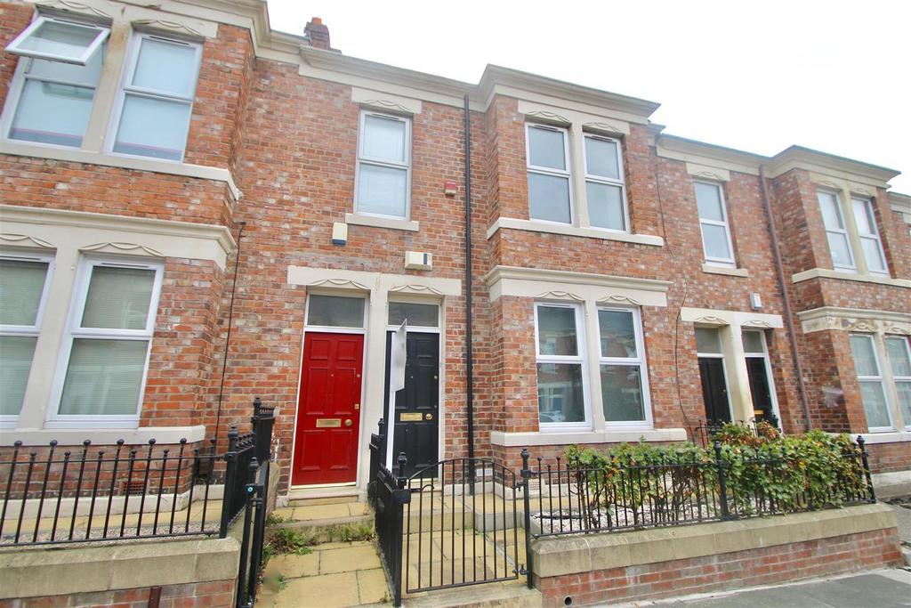 Windsor Avenue, Bensham, Gateshead 2 bed flat £80,000