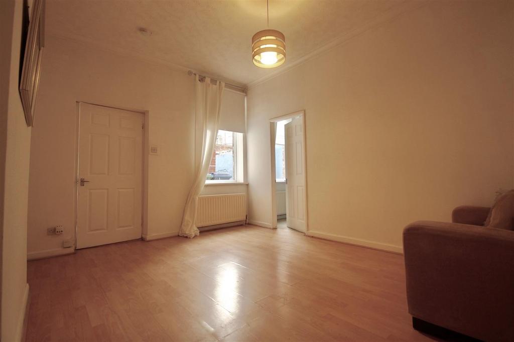 Windsor Avenue, Bensham, Gateshead 2 bed flat £80,000