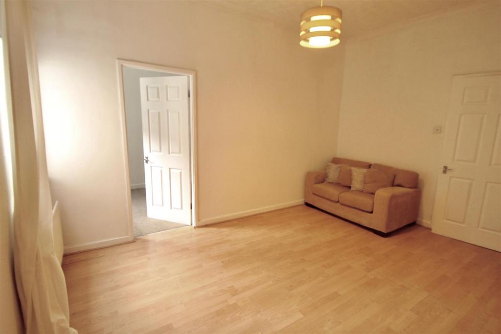 Windsor Avenue, Bensham, Gateshead 2 bed flat £80,000