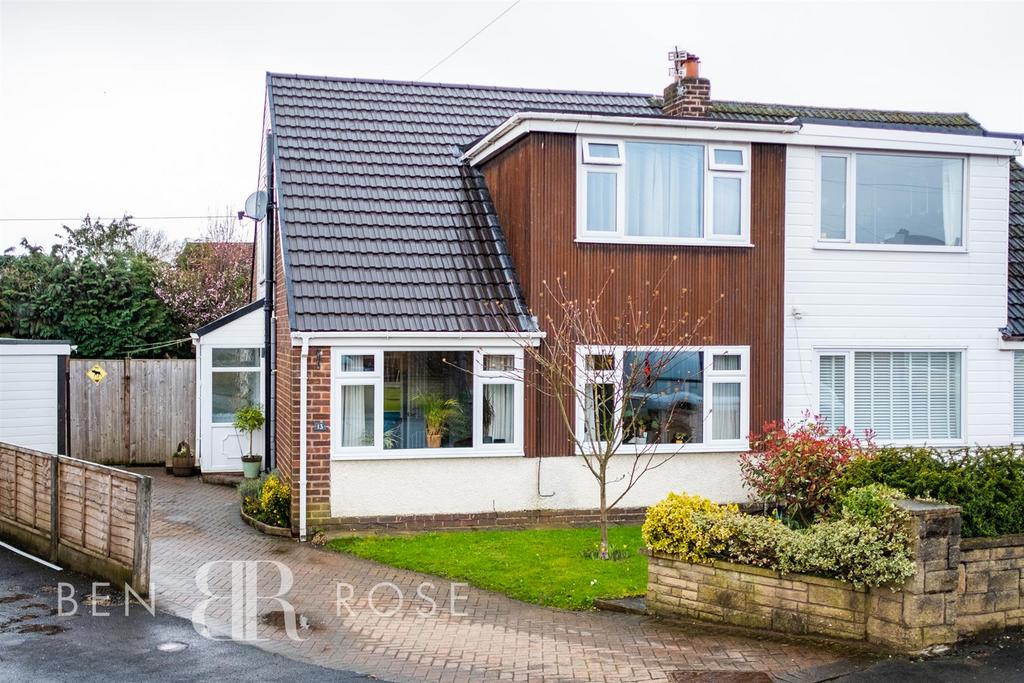 Pennine Avenue, Euxton, Chorley 3 bed semidetached house for sale £