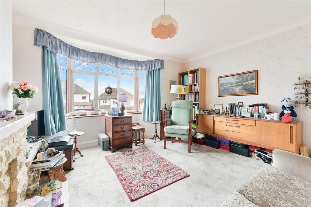 Chipstead Way, Woodmansterne, Surrey 2 bed semidetached house £475,000