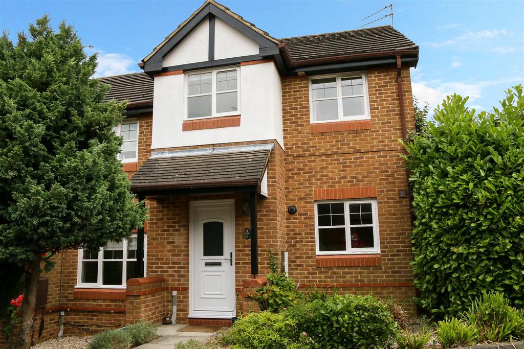 De Haviland Court, Shenley 2 bed semidetached house for sale £440,000