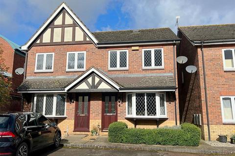 3 bedroom semi-detached house for sale - Reeve Drive, Kenilworth