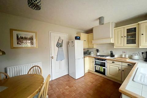 3 bedroom semi-detached house for sale - Reeve Drive, Kenilworth
