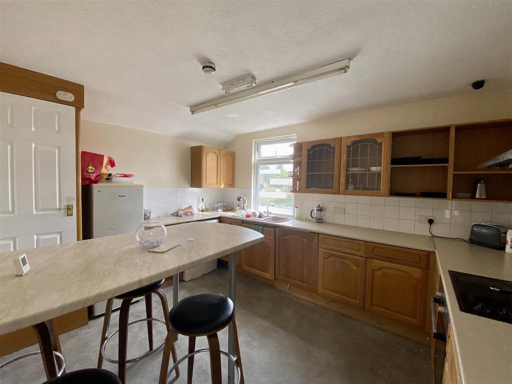 Upper Denmark Road, Ashford 1 bed in a house share £525 pcm (£121 pw)