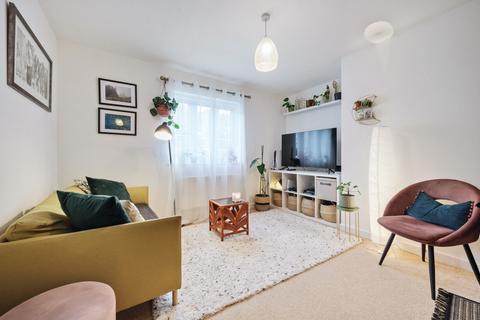 1 bedroom flat for sale - Perendale Drive, Shepperton, TW17