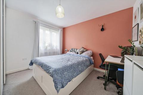 1 bedroom flat for sale - Perendale Drive, Shepperton, TW17