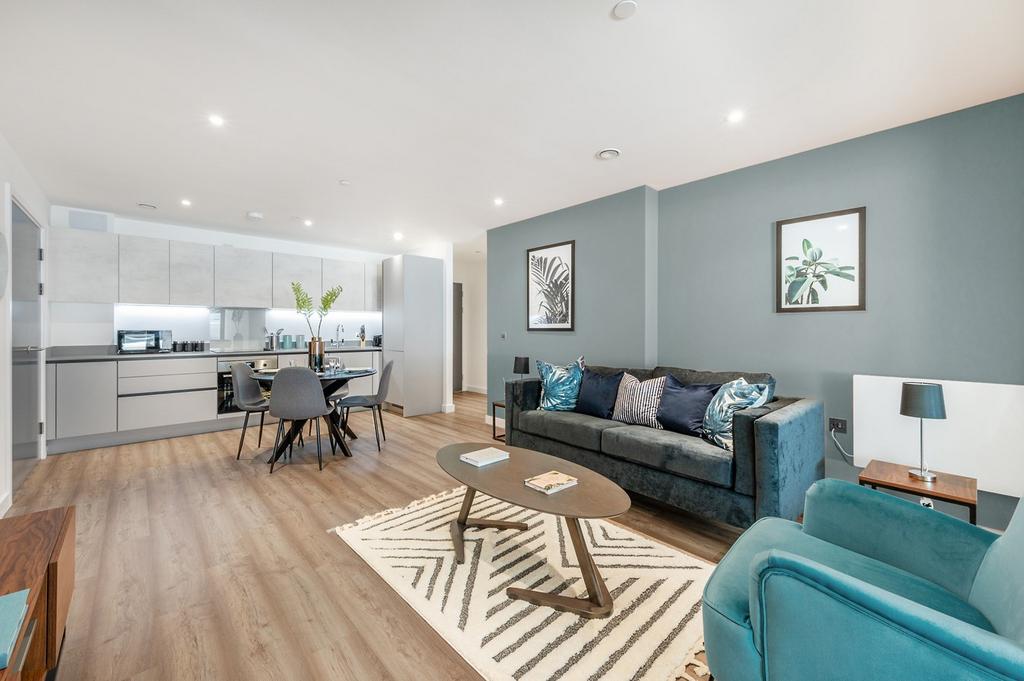 Herschel Street, Slough, SL1 2 bed apartment £1,750 pcm (£404 pw)