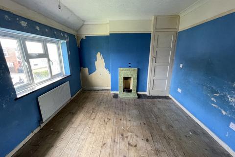 11 Ashurst Road, West Moors, Ferndown, BH22 0LR