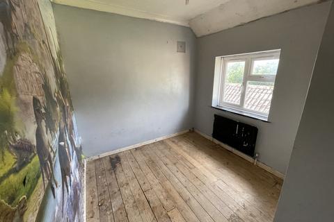 11 Ashurst Road, West Moors, Ferndown, BH22 0LR