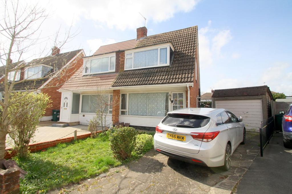 The Glade, StainesuponThames, TW18 2 bed semidetached house for sale £425,000