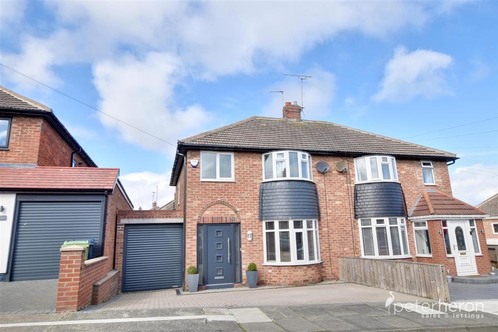 Bampton Avenue, Seaburn Dene, Sunderland 3 bed semidetached house for