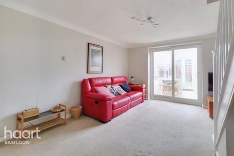 3 Mopsies Road, Basildon, SS14 1GA