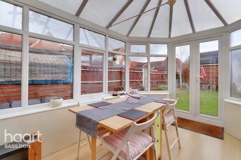 3 Mopsies Road, Basildon, SS14 1GA