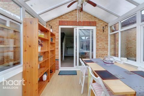 3 Mopsies Road, Basildon, SS14 1GA