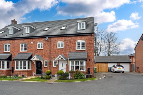 4 bedroom end of terrace house for sale - Swift Brook Close, Stafford, Staffordshire, ST16