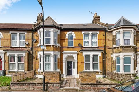 2 bedroom semi-detached house for sale - Forest Drive East, London, Greater London, E11