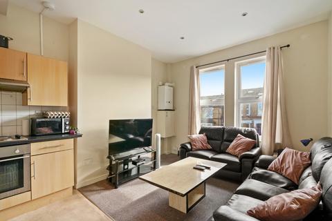 2 bedroom semi-detached house for sale - Forest Drive East, London, Greater London, E11