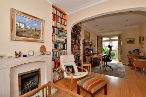 31 Lodge Road, Wallington, SM6 0TZ