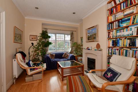 31 Lodge Road, Wallington, SM6 0TZ
