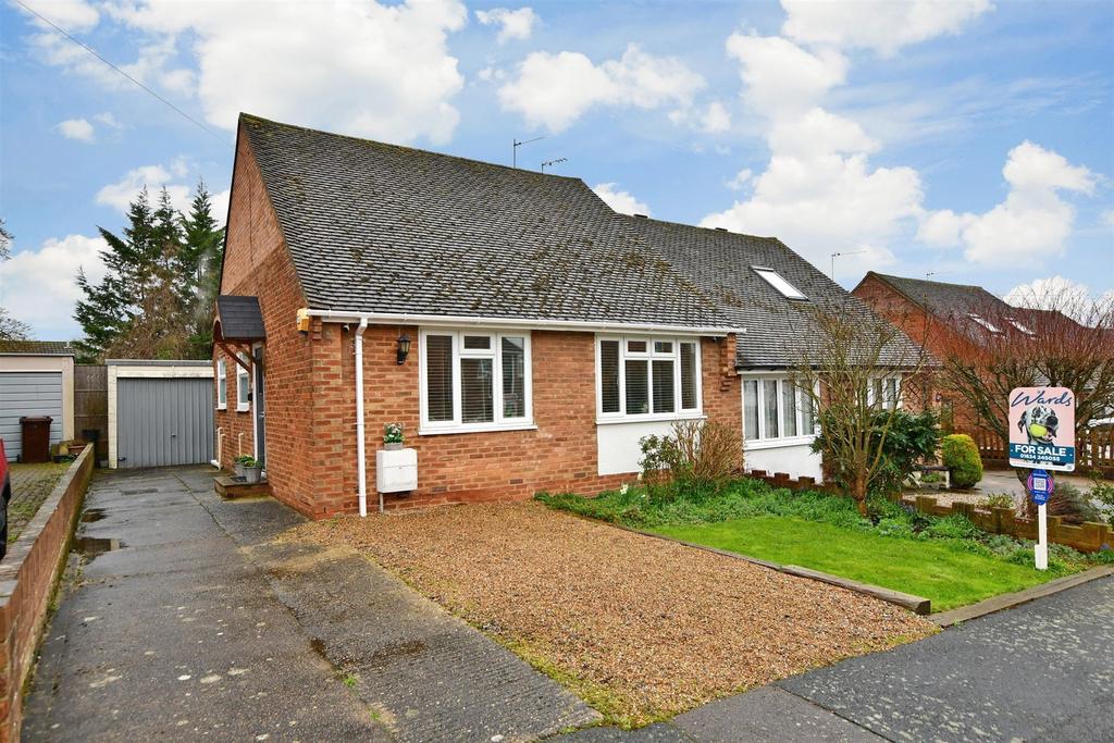 Dryland Road, Snodland, Kent 2 bed semidetached bungalow for sale £