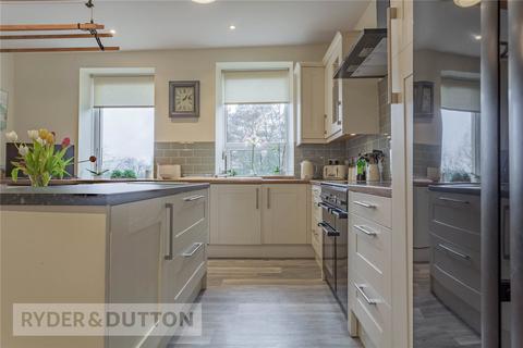 112 Bury Road, Edenfield, Bury, BL0 0ET
