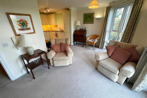 1 bedroom flat for sale, Edina Court, Harecroft Road, Wisbech