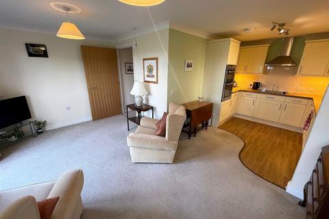 1 bedroom flat for sale, Edina Court, Harecroft Road, Wisbech
