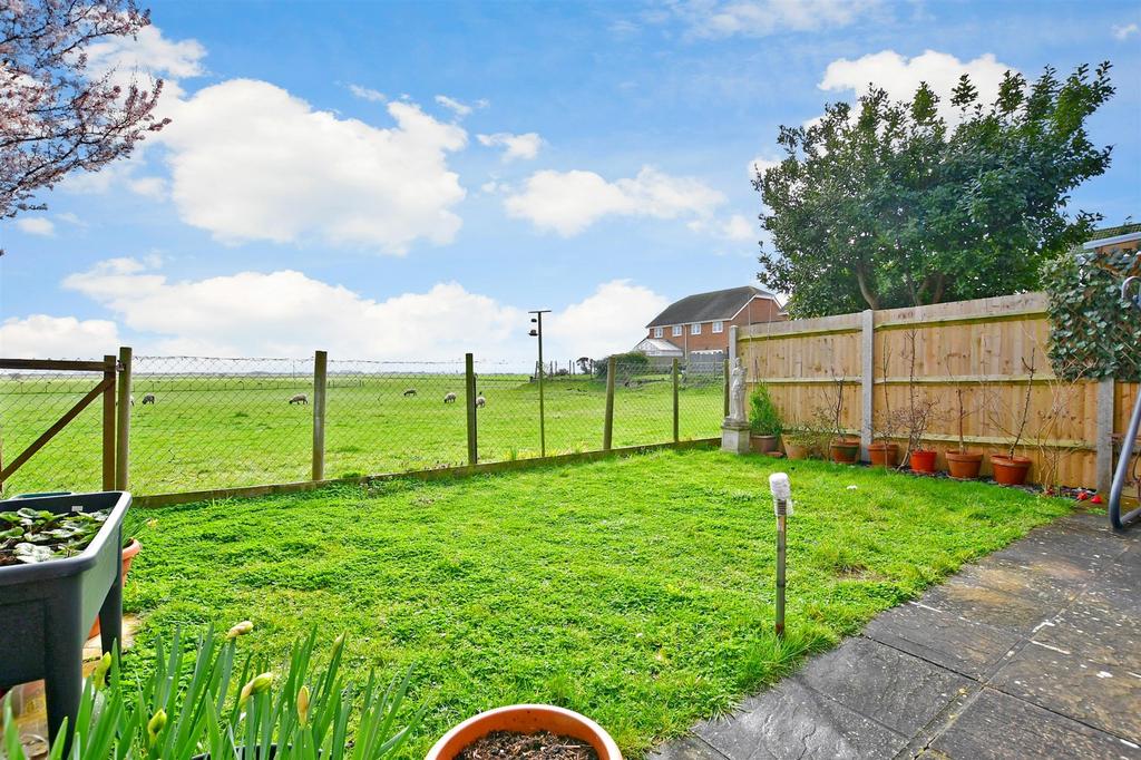 Harden Road, Lydd, Romney Marsh, Kent 3 bed semidetached house for