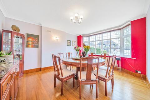 5 Greenways, Beckenham, BR3 3NG