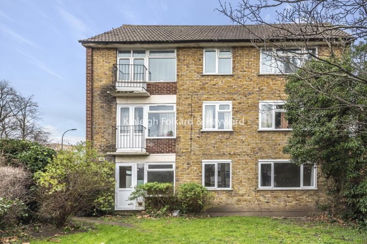Burnt Ash Hill London SE12 2 bed flat £1,550 pcm (£358 pw)