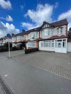 3 bedroom maisonette to rent - North Circular Road, Palmers Green