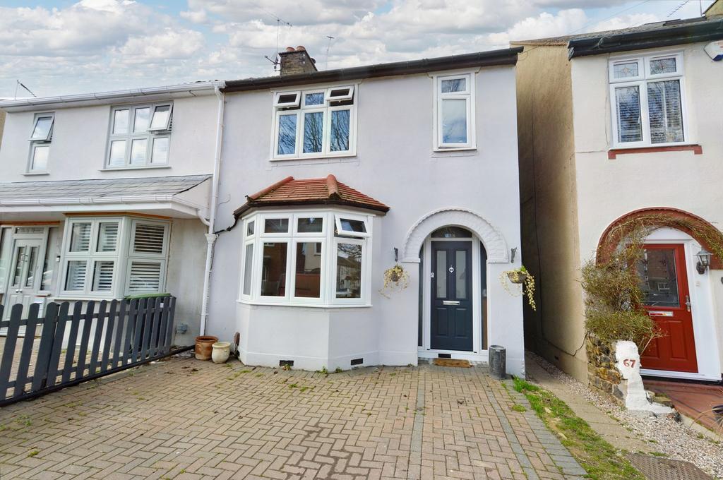 Wakering Avenue, Shoeburyness, SS3 4 bed semidetached house for sale