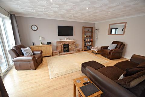 3 bedroom detached bungalow for sale - Ferndown