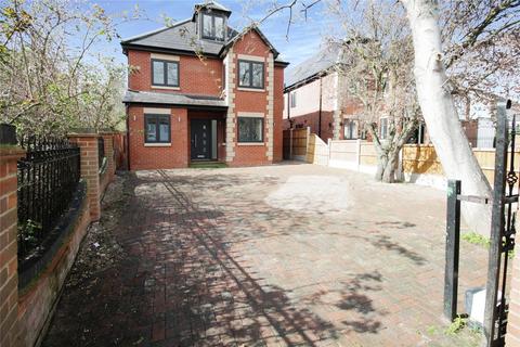 6 bedroom detached house to rent, Wingletye Lane,, Hornchurch, Essex, RM11