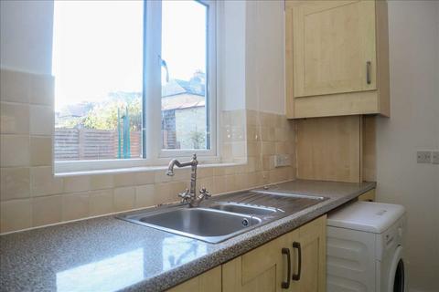 2 bedroom terraced house to rent - Robson Road