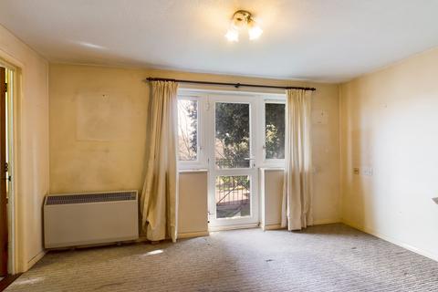 1 bedroom flat for sale - Whitcombe Gardens, Owen House Whitcombe Gardens, PO3