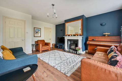4 bedroom bungalow for sale - Westerfolds Close, Woking, GU22