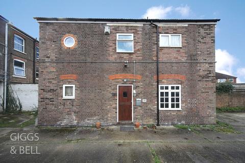 2 bedroom detached house for sale - Clarendon Road, Luton, Bedfordshire, LU2