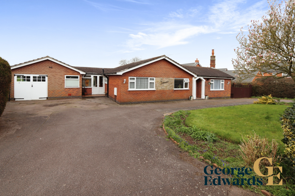 Bosworth Road, Measham, DE12 7LQ 3 bed detached bungalow £600,000