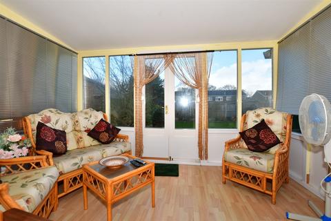 32 King George Road, Chatham, ME5 0TX