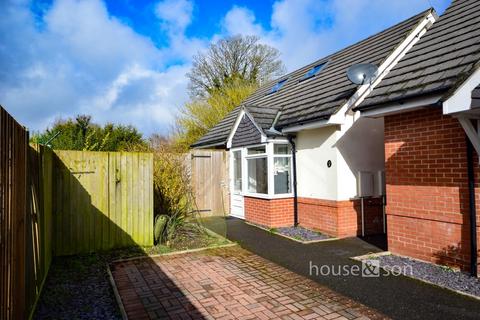 2 bedroom detached bungalow for sale - Hazelwood Close, Bournemouth