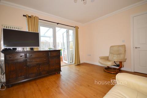 2 bedroom detached bungalow for sale - Hazelwood Close, Bournemouth