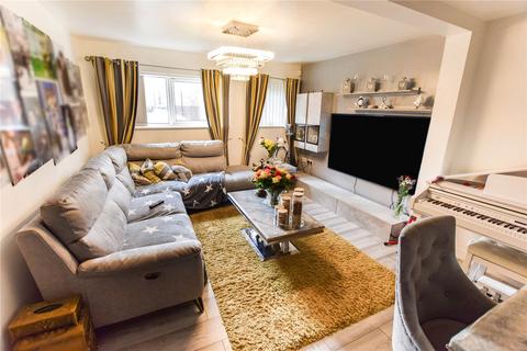 2 bedroom flat for sale, Wharf Road, Sale, Greater Manchester, M33