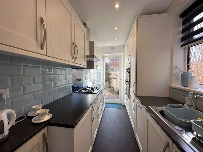 Warwick Avenue, Edgware 3 bed semidetached house for sale £525,000