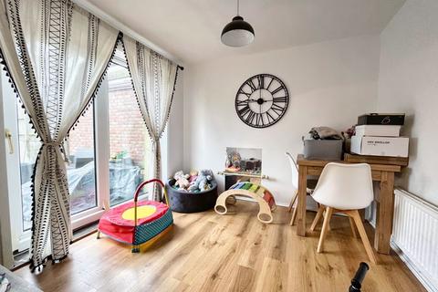 18 Bryn Golau, Bridgend, CF31 4DD