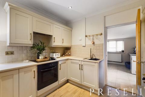 3 bedroom detached house for sale - New Road, Haverfordwest